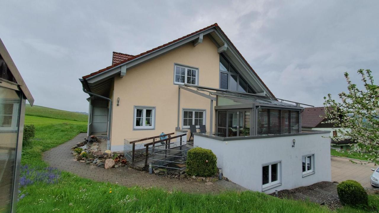 Leutkirch im AllgäuAlpenblickアパートメント エクステリア 写真